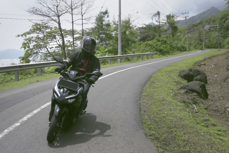 motor matik, Pengereman, motor matik di turunan, cara pengereman motor matik di turunan, Jangan Asal, Begini Cara Rem Motor Matik yang Benar di Turunan
