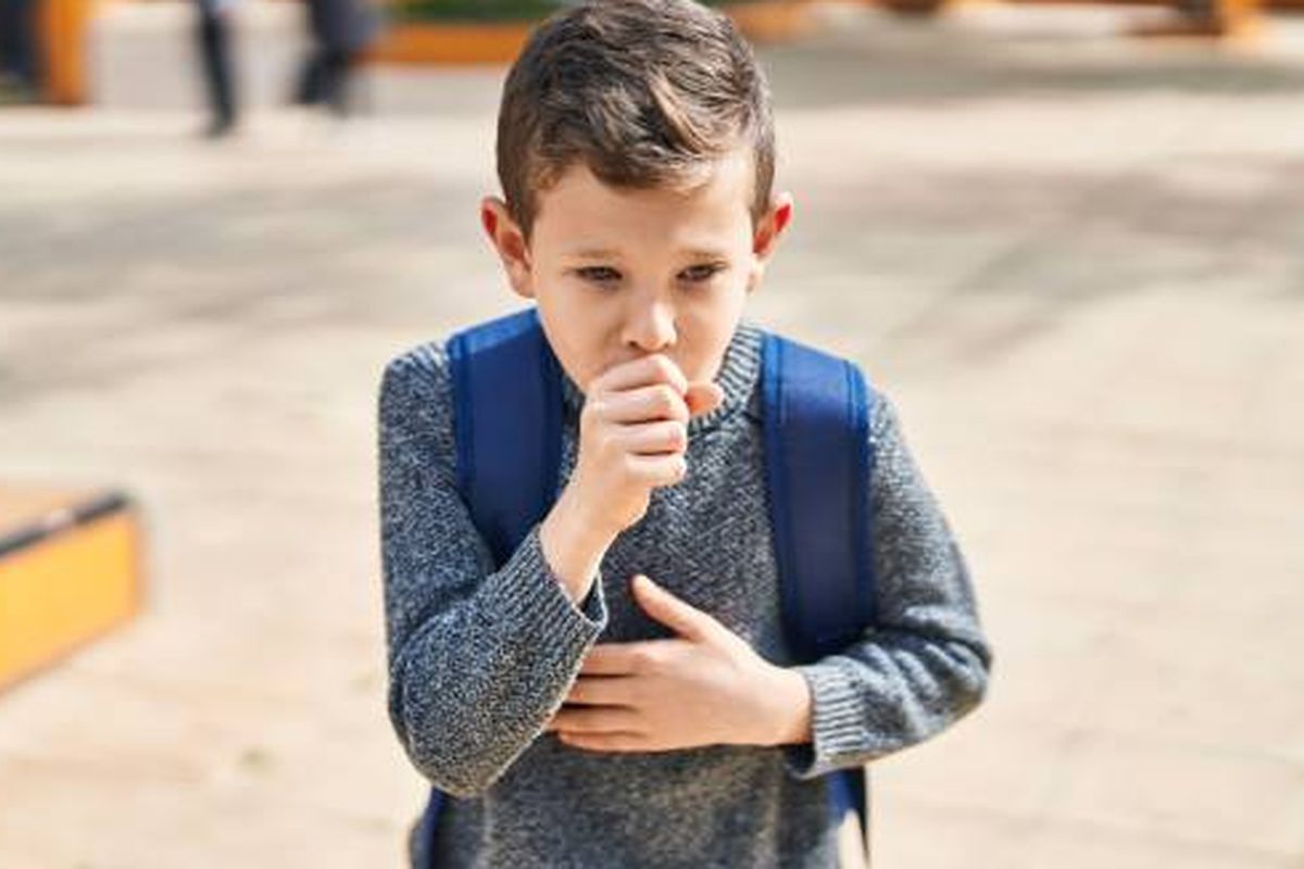 Batuk pilek, batuk pilek, dokter spesialis anak, Imunisasi, anak-anak, imunisasi, batuk pilek anak, cara mencegah anak batuk pilek, cara orangtua untuk menjaga anak tidak bapil, cara efektif mncegah anak batuk pilek, 5 Cara Efektif Mencegah Anak Terserang Batuk Pilek Menurut Dokter, 1. Perkuat nutrisi, terutama protein hewani, 2. Pastikan anak tidur cukup, 3. Imunisasi, 4. Pola hidup bersih dan sehat sejak dini, 5. Asupan gizi seimbang