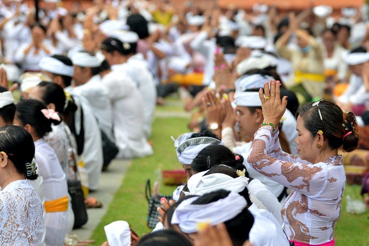 Hari Raya Galungan, Hari Raya Galungan 2025, Hari Raya Kuningan 2025, kapan hari raya galungan 2025, hari raya galungan dan kuningan 2025, Kapan Perayaan Kuningan dan Galungan 2025?