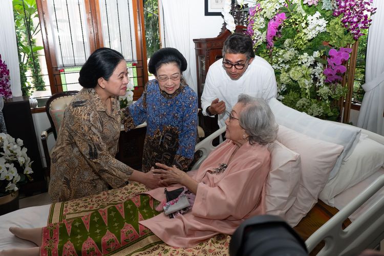 Meriyati Hoegeng, Sosok Meriyati Hoegeng, Pendamping Setia Jenderal Hoegeng yang Sederhana, Wafat di Umur Seabad, Siapakah Meriyati Hoegeng?, Kapan Meriyati Hoegeng Menikah dengan Jenderal Hoegeng?, Bagaimana Peran Meriyati dalam Kehidupan Keluarga?, Apa yang Dilakukan Meriyati di Masa Pensiun?