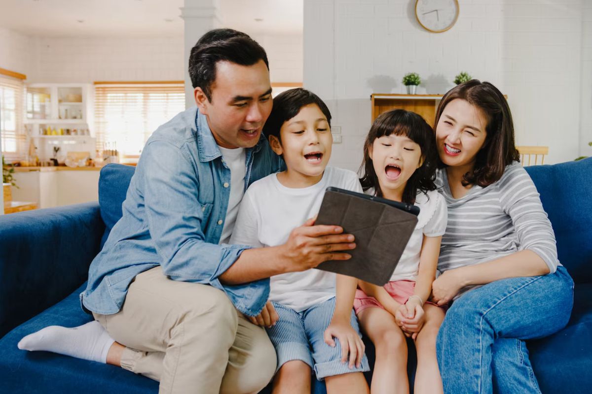 cara menjadi ayah yang baik, adil dengan anak, anak kandung dan anak sambung, Cara Menjadi Ayah yang Adil bagi Anak Kandung dan Anak Sambung Menurut Psikolog