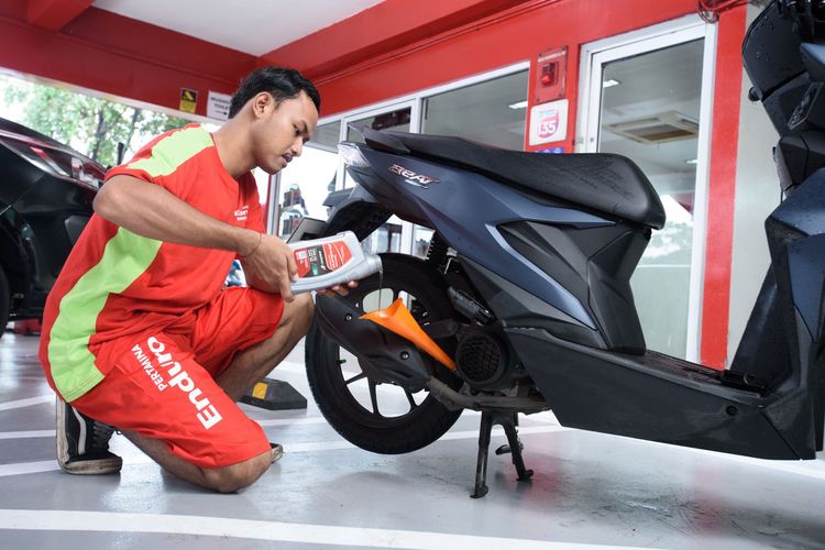 Pertamina Lubricants, oli palsu, edukasi konsumen, Kualitas Pelumas, Pertamina Lubricants: Oli Palsu Ancam Kualitas Kendaraan di Indonesia