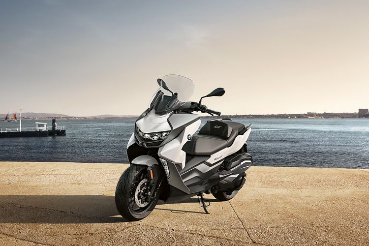 skutik premium, BMW C 400 GT, Yamaha TMAX, Yamaha TMAX vs BMW C 400 GT: Komparasi Skutik Premium di Indonesia