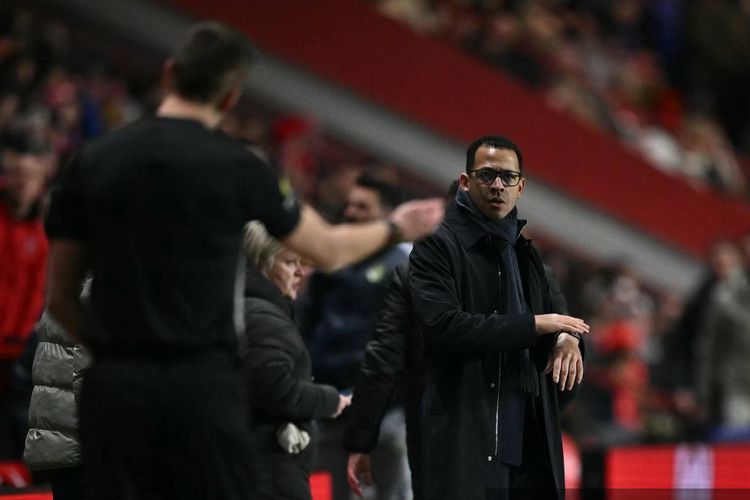 Carabao Cup, Piala Liga Inggris, Chelsea vs Arsenal, Liam Rosenior, Ungkapan Kecewa Liam Rosenior Usai Hasil Chelsea Vs Arsenal 2-3