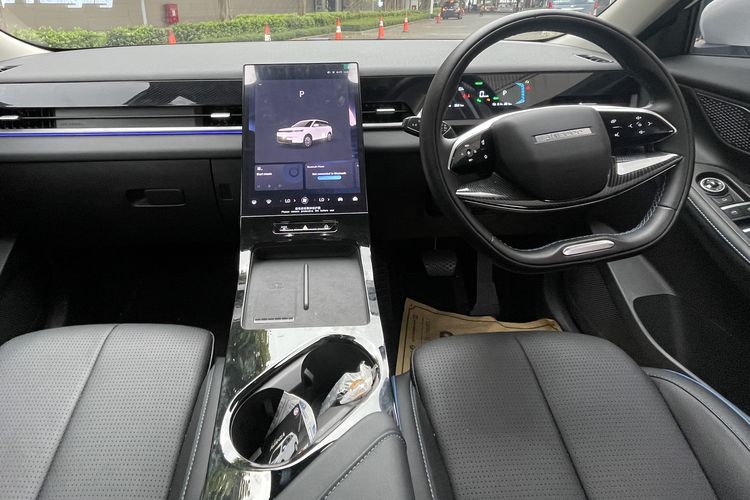 mobil listrik, Jaecoo J5 EV, Geely EX2, Duel Jaecoo J5 EV vs Geely EX2: Pilihan Mobil Listrik Rp 200 Jutaan, Jarak Tempuh dan Kapasitas Baterai, Pengisian Daya dan Teknologi, Dimensi dan Karakter Penggunaan, Fitur dan Kenyamanan, Harga dan Posisi Pasar, Kesimpulan