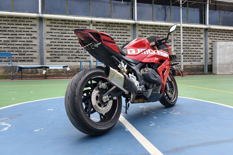SRK 800 RR, Review Lengkap QJMotor SRK 800 RR: Moge 4 Silinder Rp 268 Juta