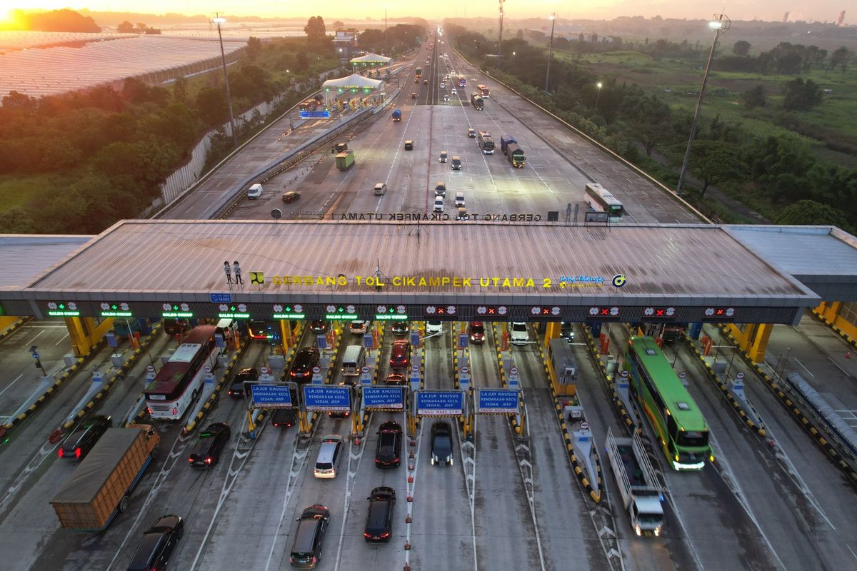 One way mudik 2025, one way mudik lebaran 2025, one way arus mudik Lebaran 2025, jadwal one way arus mudik lebaran 2025, lokasi one way arus mudik lebaran, info one way arus mudik lebaran ke jawa, one way arus mudik lebaran hari ini, One Way Mudik Lebaran 2025 Berlaku Hari Ini, Simak Jadwal dan Lokasi Tol