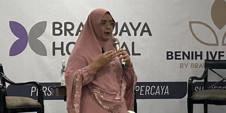 PCOS, PCOS adalah, Waspadai 7 Risiko PCOS terhadap Kehamilan, Ini Penjelasan Dokter, 1. Sulit terjadi ovulasi, 2. Risiko keguguran lebih tinggi, 3. Defek fase luteal akibat kekurangan progesteron, 4. Risiko preeklamsi di trimester akhir, 5. Pertumbuhan janin terhambat, 6. Risiko diabetes dalam kehamilan, 7. Tantangan produksi ASI setelah melahirkan