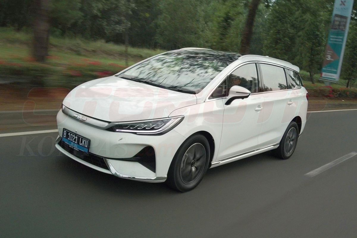 mobil listrik, BYD M6, mobil baru, MPV listrik, Simak Harga dan Spesifikasi BYD M6