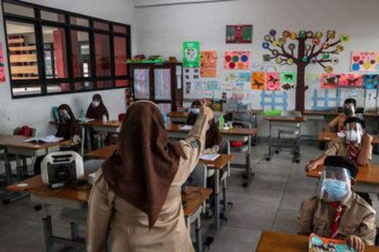 Dinas Pendidikan, Madiun, SMPN 2 Dagangan, Jawa Timur, siswi, Siswa SMP di Madiun Dikeluarkan Usai MPLS, Dinas Pendidikan: Murni Kelalaian Sekolah, Siswa Tiba-tiba Dikeluarkan Usai Ikut MPLS, Dinas Pendidikan: Ini Murni Kelalaian Sekolah, Siswa Sudah Diterima di Sekolah Lain, Evaluasi dan Sanksi Menanti Sekolah