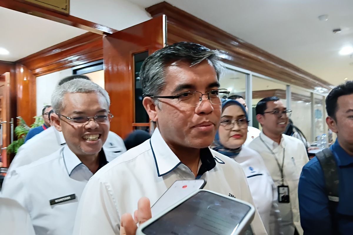 Menaker, Yassierli, Bantuan Subsidi Upah, BSU 2025, PT Pos Indonesia, kriteria penerima BSU, BPJS Ketenagakerjaan, kriteria penerima bsu, BSU 2025 Tak Sesuai Target Usai Berkurang 1 Juta Penerima, Ini Penjelasan Menaker Yassierli