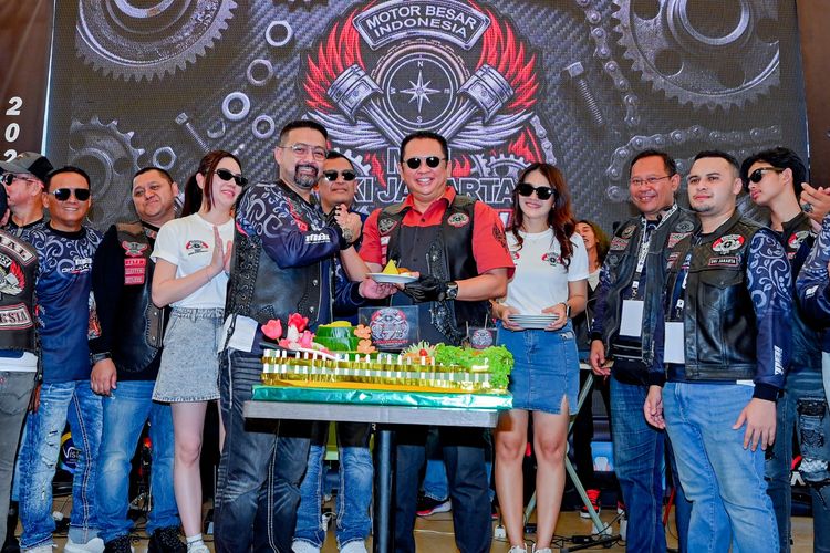 komunitas, strobo, Komunitas Moge Ingatkan Tertib Berlalu Lintas, Hindari Sirene dan Strobo