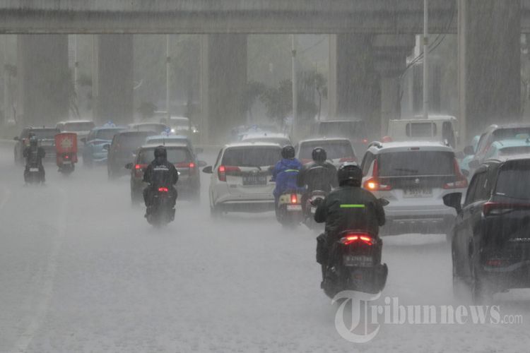 musim hujan, Alasan Wajib Ganti Komponen Mobil Ini di Musim Hujan