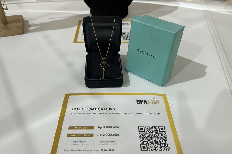 Sandra Dewi, BPA Fair 2026, 10 Perhiasan Sandra Dewi yang Dilelang di BPA Fair 2026, 1. Kalung liontin bertuliskan “Sandra Dewi”, 2. Kalung “Sandra” dari Felice Jewellery, 3. Kalung permata , 4. Dua cincin dari Sandra Dewi Gold, 5. Kalung kunci dari Tiffany &amp; Co., 6. Paket eksklusif 12 perhiasan, 7. Anting besar berinisial “SDW”, 8. Anting bertuliskan “Mika” dan “Rafa”, 9. Gelang “SDW”, 10. Paket 12 perhiasan lengkap