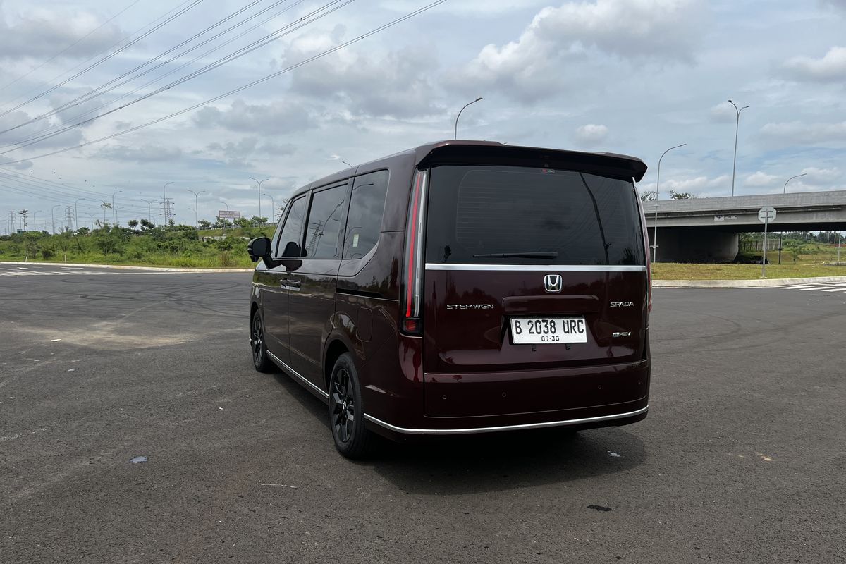 Interior, interior, Honda, mobil, interior mobil, Honda Step WGN, honda step wgn hybrid, Bahas Interior Honda Step WGN, Paduan Fungsi dan Kenyamanan