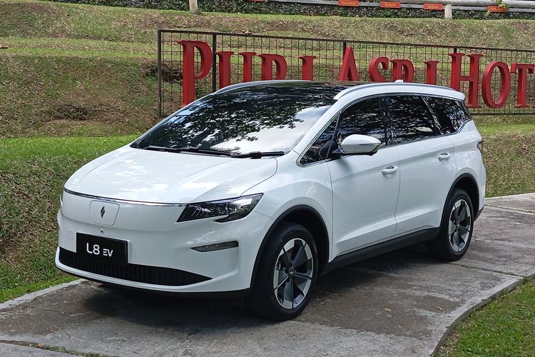 MPV listrik, Wuling Darion EV, desain futuristis, performa dan efisiensi, Wuling Cortez Darion EV vs Aletra L8: Pilih Mana?, Dua Pilihan Penggerak, Desain Futuristis , Interior dan Fitur, Performa dan Jarak Tempuh , Kesimpulan
