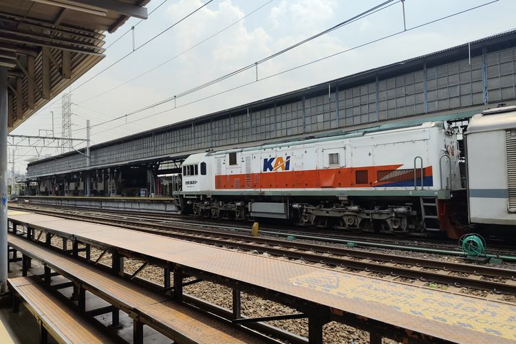 Stasiun Pasar Senen, keberangkatan kereta dari stasiun pasar senen, kereta dari stasiun pasar senen, Tips Naik Kereta dari Pasar Senen, Penumpang Harus Datang Jam Berapa?