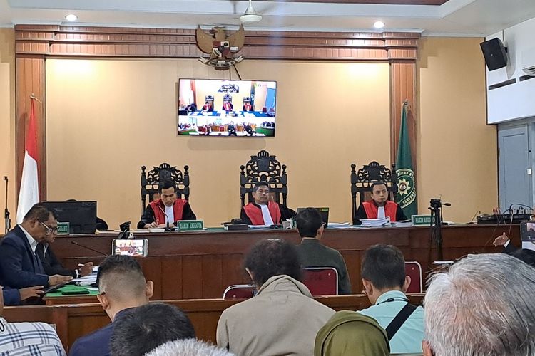 Jokowi, Mustoha Iskandar, Sidang Gugatan Ijazah Jokowi, Mustoha Iskandar, dan Kesaksiannya..., Kesaksian Mustoha Iskandar, Wisuda Jokowi, Profil Mustoha Iskandar, Isu mengenai ijazah Jokowi