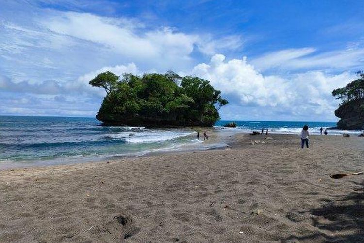 pantai, Pangandaran, 5 Pantai di Pangandaran dengan Pemandangan Instagramable dengan Suasana Tenang