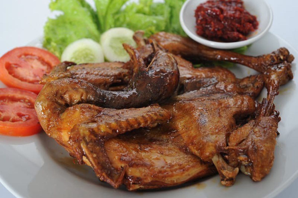 Warung ayam goreng di Solo, warung ayam goreng di Solo, Warung ayam goreng halal di Solo, warung ayam goreng halal di Solo, warung ayam goreng di solo, warung ayam goreng di solo legendaris, warung ayam goreng di solo halal, warung ayam goreng halal di solo, warung ayam goreng kremes di solo, tempat makan ayam goreng di solo, 6 Warung Ayam Goreng Halal di Solo, Ada yang Berdiri Sejak 1968, 1. Ayam Goreng Wijaya, 2. Ayam Goreng Abrar , 3. Ayam Goreng Mbah Karto, 4. Ayam Goreng Kremes Maestro, 5. Ayam Goreng Kremes Mbah Sri, 6. Ayam Goreng Kampung Mbak Dewi