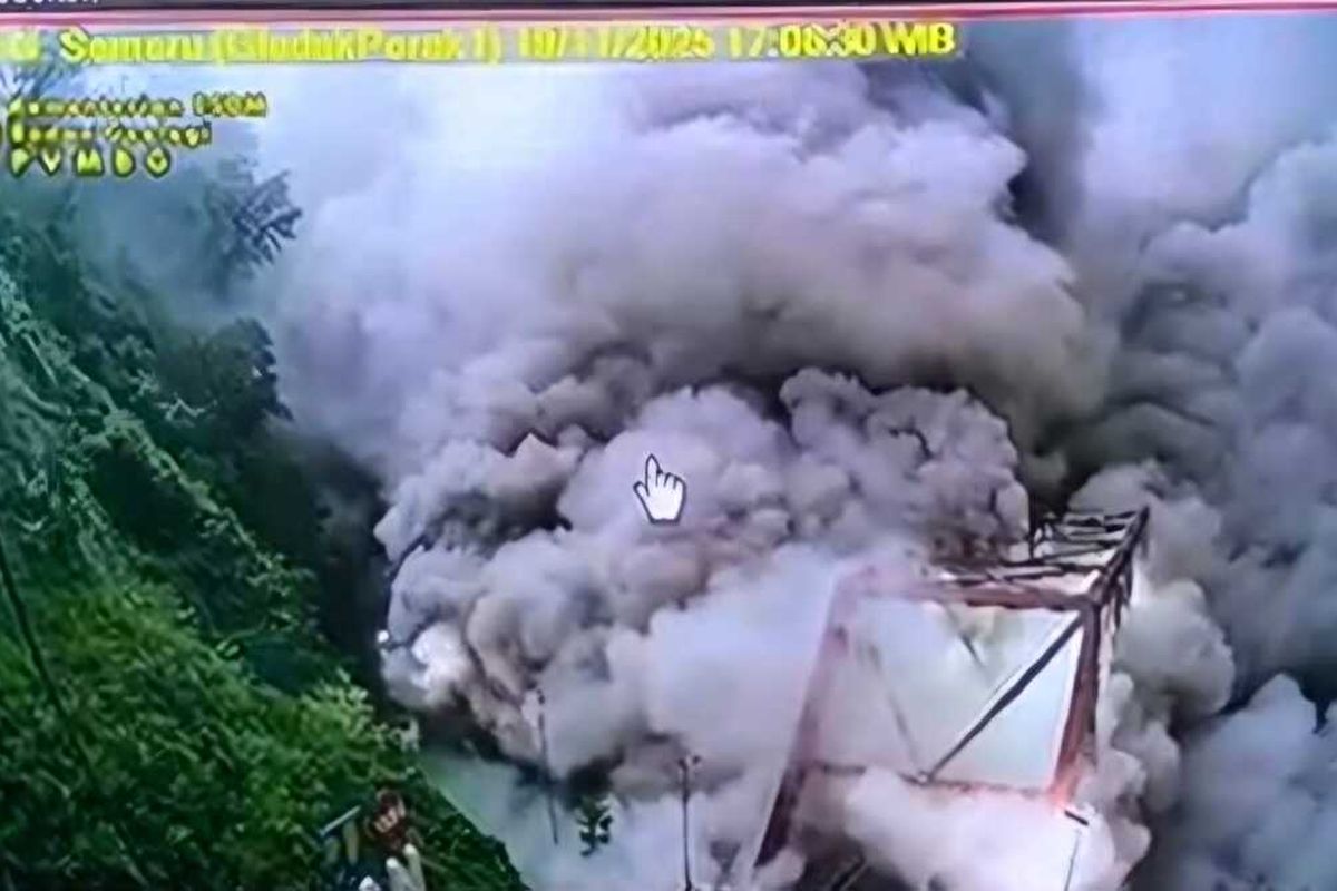 Jembatan Gladak Perak, Jembatan Besuk Kobokan, jembatan Gladak Perak, erupsi Gunung Semeru, Awan panas Gunung Semeru, Jembatan Gladak Perak gunung semeru, Jembatan Gladak Perak besuk kobokan, jembatan besuk kobokan dimana, jembatan besuk kobokan foto, Sejarah Jembatan Gladak Perak yang Pernah Runtuh Diterjang Erupsi Semeru 2021