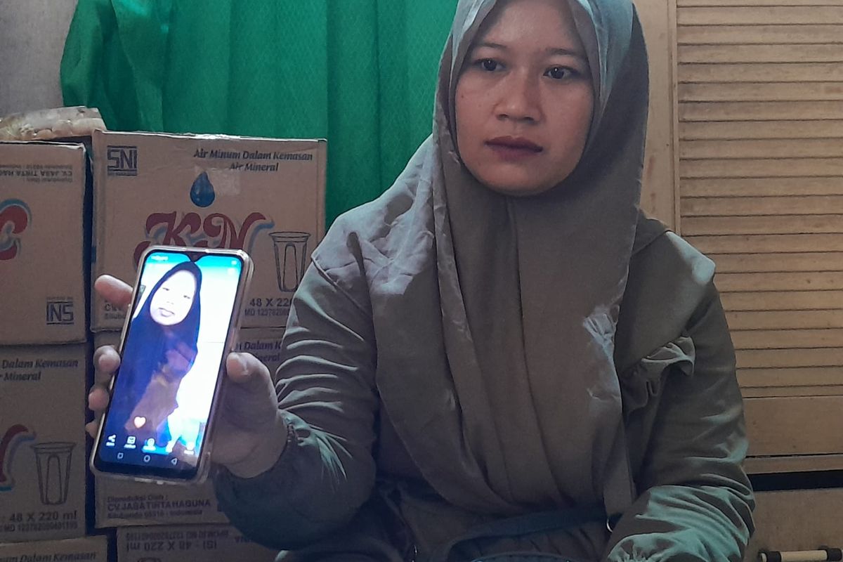 situbondo, ponpes ambruk, korban ponpes ambruk, ponpes situbondo, ponpes situbondo ambruk, ponpes ambruk di situbondo, korban ponpes ambruk di Situbondo, Korban ponpes ambruk Situbondo, Ulang Tahun ke-13 Jadi yang Terakhir, Kisah Pilu Santri yangTewas Tertimpa Atap Ponpes Situbondo, Kronologi Kejadian, Putri Sempat Sadar dan Memanggil Orang Tuanya, Bangunan Retak Setelah Gempa, Pemprov Jatim Turun Tangan, Kegiatan Pesantren Diliburkan Sementara
