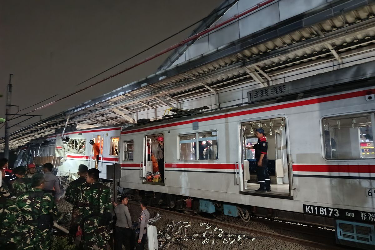 Sejumlah Kereta Batal Imbas Kecelakaan di Bekasi Timur, Ini Cara Refund Tiket, Daftar kereta yang batal akibat kecelakaan di Bekasi Timur, KAI beri refund 100 persen, Cara refund tiket kereta terdampak kecelakaan di Bekasi Timur, Batas waktu pengajuan refund, Daftar stasiun yang melayani pembatalan