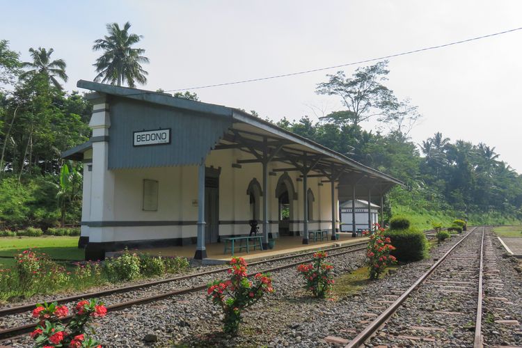 stasiun ambarawa, Museum Kereta Ambarawa, Museum Kereta Ambarawa, Dulu Ada Kereta ke Magelang dan Temanggung, Berawal dari Stasiun Willem I (1873), Jalur kereta Ambarawa–Magelang dan rel bergerigi, Renovasi stasiun dari bambu ke batu bata, Setelah kemerdekaan, layani rute hingga Temanggung, Menjadi Museum Kereta Api Ambarawa (1978), Koleksi lokomotif uap hingga kereta wisata