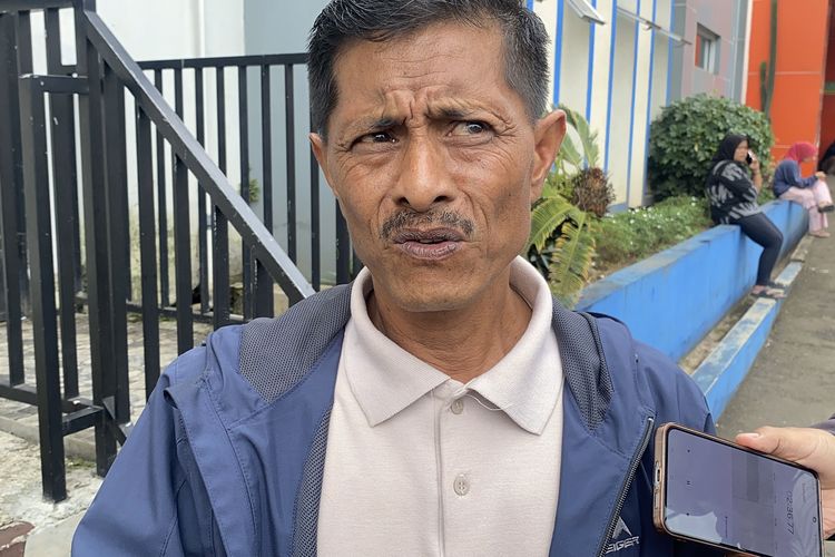 jawa barat, Sukabumi, cacingan, bocah sukabumi raya, bocah sukabumi raya meninggal cacing, Bocah Sukabumi Meninggal dengan Tubuh Penuh Cacing, Orangtua Keterbelakangan Mental, Identitas dan Latar Belakang Keluarga, Hidup dalam Lingkungan Tidak Sehat, Dirawat dengan Bantuan Filantropi, Pola Asuh Minim, Raya Sering Diasuh Keluarga