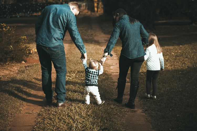 Co-parenting, co-parenting, tips co parenting, cara co parenting, co-parenting yang sehat, co parenting yang baik, Agar Anak Tetap Bahagia Meski Orangtua Berpisah, Ini Tips Co-parenting dari Psikolog