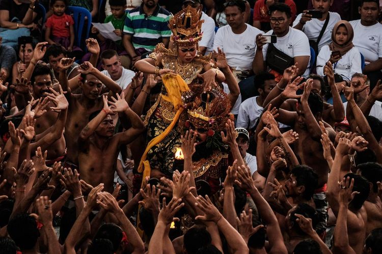 turis Arab di Indonesia, Serba-serbi Turis Arab di Indonesia, Kenapa Mereka Suka ke Puncak?, Jumlah kunjungan turis Arab, Kenapa turis Arab suka ke Puncak Bogor?, Destinasi wisata favorit turis Arab selain Puncak, Berapa banyak pengeluaran turis Arab di Indonesia?, Apa yang dicari turis Arab saat menginap di Indonesia?