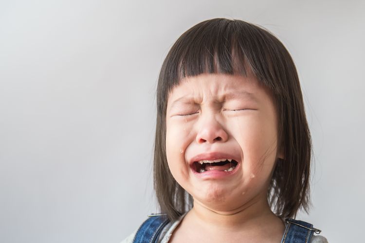 membentak anak, dibentak orangtua, dibentak orang tua, anak dibentak orang tua, penyebab anak dibentak, bahaya anak dibentak, dimarahi orangtua, bentak anak, 5 Dampak Buruk pada Mental Anak yang Sering Dibentak Orangtua, 1. Anak bisa trauma, 2. Punya kepercayaan diri yang rendah, 3. Mudah cemas, 4. Tidak bisa mengelola emosi, 5. Depresi jangka panjang