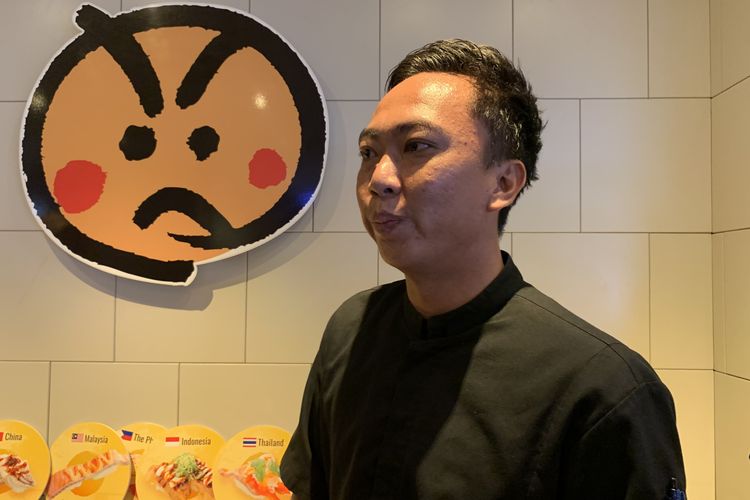 5 Cara Makan Sushi yang Benar ala Chef, Jangan Asal Celup ke Shoyu, 1. Makan sushi sekali hap, 2. Jangan asal celup sushi ke kecap asin, 3. Kondimen sushi tidak boleh dicampur, 4. Kapan harus tambah wasabi saat makan sushi?, 5. Tambah kondimen secukupnya