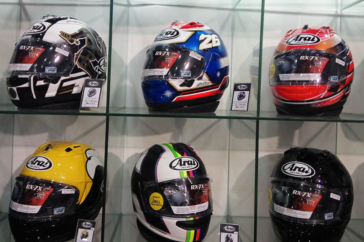 harga helm, Harga Helm Premium Arai Naik di Indonesia, Shoei Masih Stabil