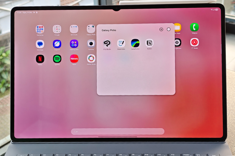 Samsung, hands on, unboxing, Samsung Galaxy Tab S11 Ultra, Menjajal Samsung Galaxy Tab S11 Ultra, Tablet Tipis dengan Layar Laptop Gaming, Kotak kemasan dan aksesori, Bodi tablet tipis dan ringan, Layar besar seperti laptop, Kamera jernih, support ultrawide, Fitur Galaxy AI bantu produktivitas, Stylus S Pen super ringan, Book cover keyboard bikin "aman"