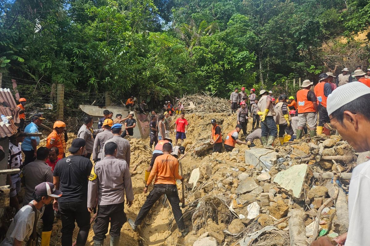 BNPB, korban meninggal, jumlah korban, bencana Sumatera, BNPB Catat Korban Meninggal Bencana Sumatera Capai 1.006 Jiwa