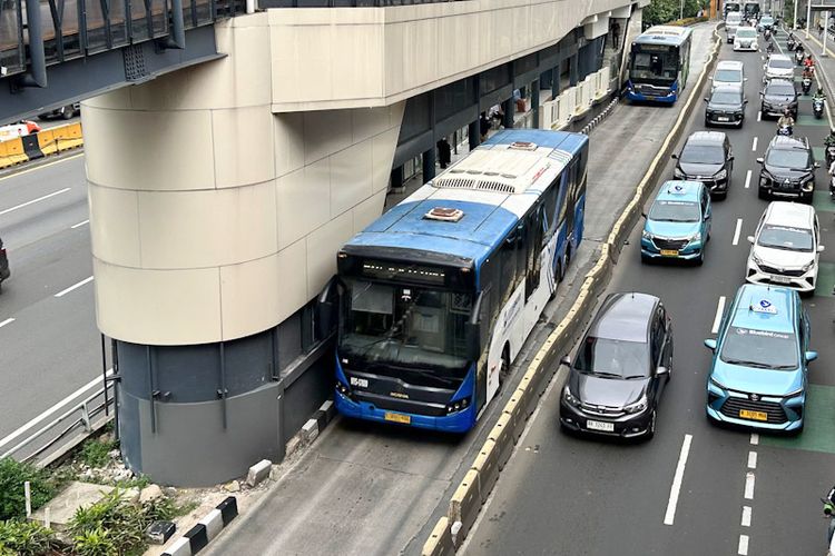 Transjabodetabek, Transjakarta, emisi karbon, bus listrik, Transjabodetabek Ikuti Jejak Transjakarta: Beralih ke Bus Listrik