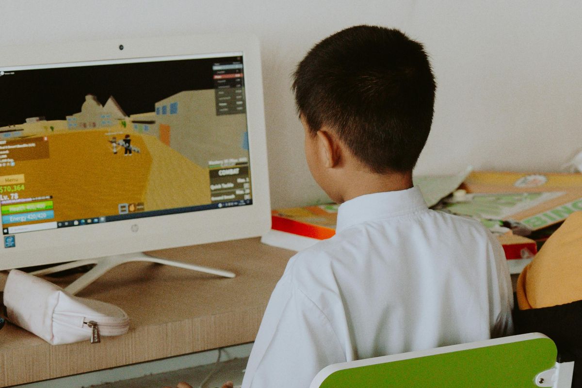 game online, Lego Playground, Bermain Fisik atau Game Online, Mana yang Lebih Baik untuk Anak?