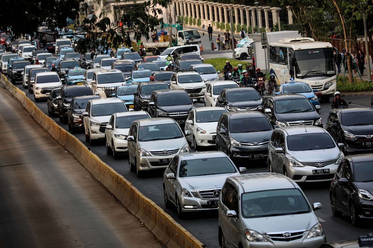 ganjil genap, mobil, mobil listrik, gage, Pakar Menilai Aturan Bebas Gage Mobil Listrik Perlu Dikaji Ulang