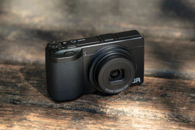 kamera saku, Ricoh, kamera pocket, Ricoh GR IV, Spesifikasi Ricoh GR IV, Harga Ricoh GR IV, Ricoh Rilis GR IV, Kamera Saku Kelas Atas Lebih Ringkas dan Tipis