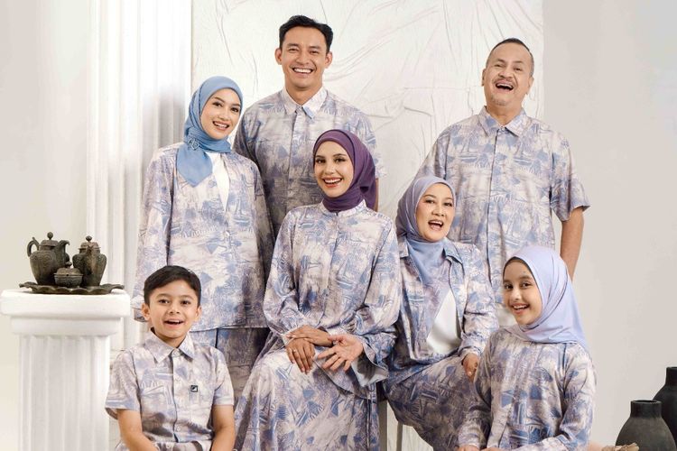 Elzatta, Foto Keluarga Lebih Estetik dengan Busana Sarimbit Lebaran