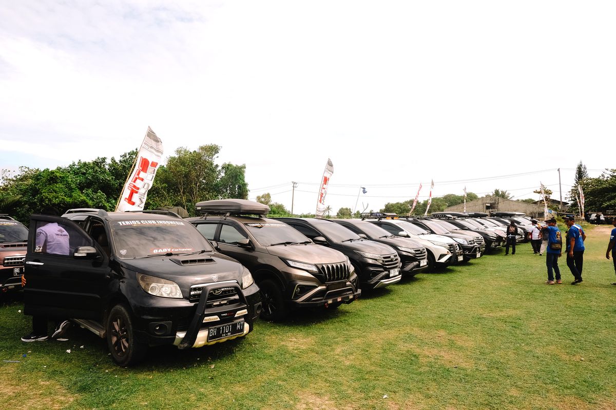 Terios, komunitas, Lampung, Daihatsu, terios, Jamnas TCI 2025: Ratusan Daihatsu Terios Ramaikan Pantai Kedu Warna