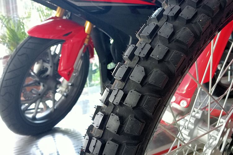 ban dalam, ban motor, ban tubeless, Kelebihan Ban Tube, Ban Motor yang Masih Pakai Ban Dalam