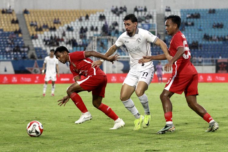 Arema FC, Marcos Santos, Persib vs Arema FC, Singo Edan Tak Terlena Keunggulan Waktu Istirahat