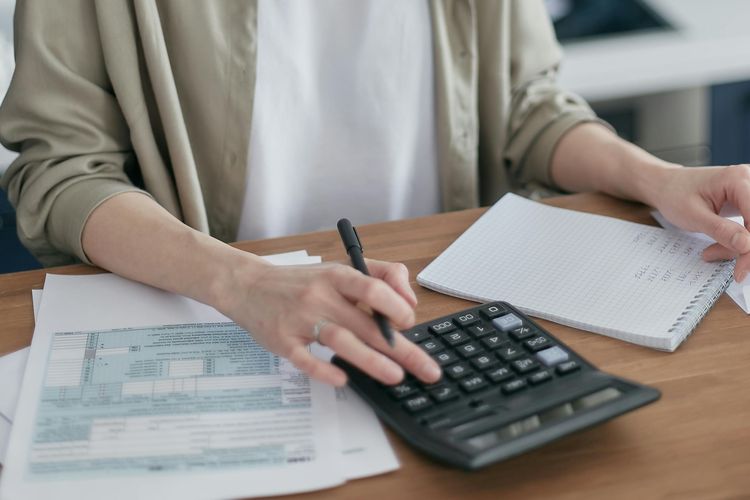 Resolusi 2026, metode 50-30-20, Cara Mengatur Keuangan dengan Metode 50-30-20, agar Punya Tabungan Masa Depan, Apa itu metode 50-30-20?, Anggaran kebutuhan 50%, Anggaran keinginan 30%, Anggaran tabungan 20%