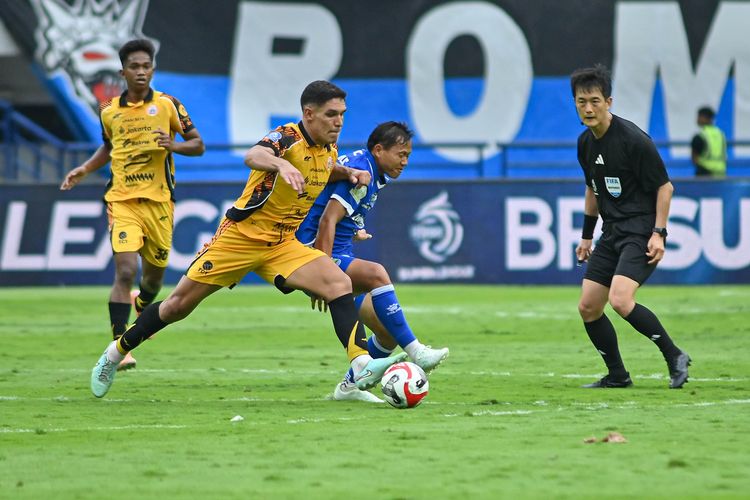 Super League 2025-2026, Persija, Persib, Persib Bandung, Persija Jakarta, Marc Klok, Adam Alis, Skenario Persib untuk Kubur Mimpi Juara Persija