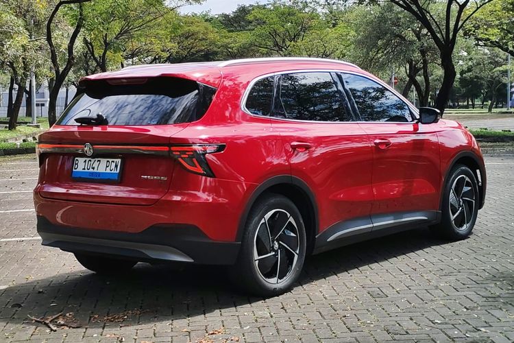 Review Lengkap MG S5 EV: Nyaman untuk Keluarga, Cukup Efisien, Kabin Lapang, tetapi ada Catatan, Fitur Modern Ramah Pengguna, RWD dan Distribusi Bobot Seimbang, Konsumsi Daya Kompetitif