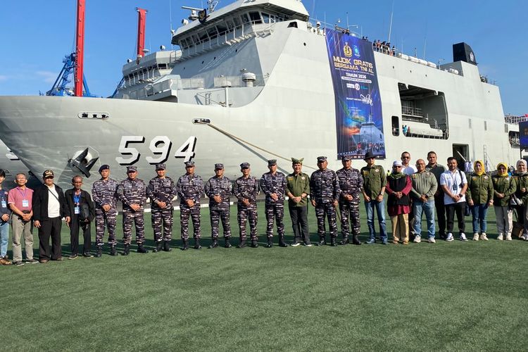 kapal perang, Bangka Belitung, Cerita April, Warga Jakarta yang Boyong 4 Anak Mudik Gratis ke Bangka Naik Kapal Perang KRI Semarang 594, Siasat di Tengah Mahalnya Tiket Pesawat, Fasilitas Nyaman dan Menu "Spesial" di Atas Kapal, Antusiasme Tinggi Warga Bangka Belitung, Jadwal Keberangkatan dan Arus Balik
