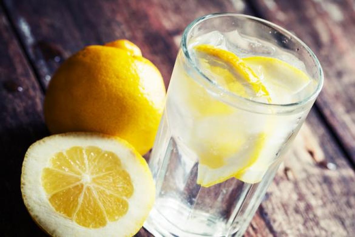 minuman sehat, Minuman pagi terbaik, minuman pagi terbaik, Minuman Sehat, minuman pagi sehat, Minuman Pagi Terbaik yang Sehat, Pas untuk Memulai Hari Anda, 1. Segelas Air, tapi buat lebih menyegarkan, 2. Ingin tingkatkan metabolisme? coba minuman ini, 3. Lelah saat bangun? Pilih minuman penambah energi, 4. Perut sensitif? Ini pilihan aman, 5. Sarapan praktis? Coba smoothie bernutrisi