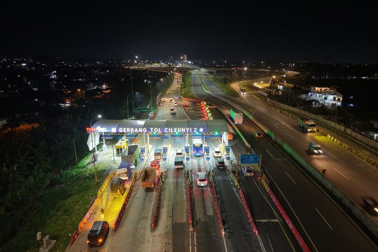 ganti oli saat mesin panas, ganti oli mesin, Salah Kaprah Waktu Ganti Oli Mobil di Tengah Perjalanan Mudik